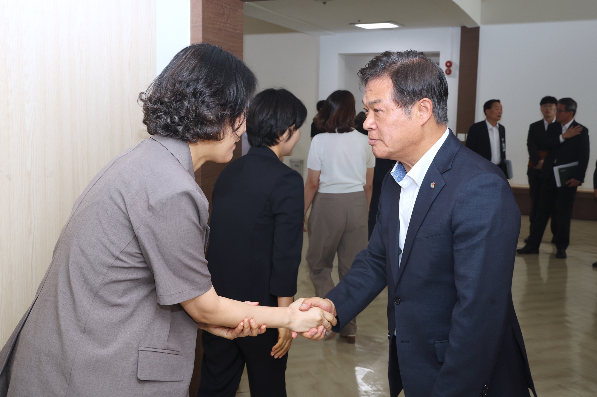 정읍시 공직자 한자리에… 이학수 시장 “재정 혁신 성과 이어 큰 발전 이끌자” (5)