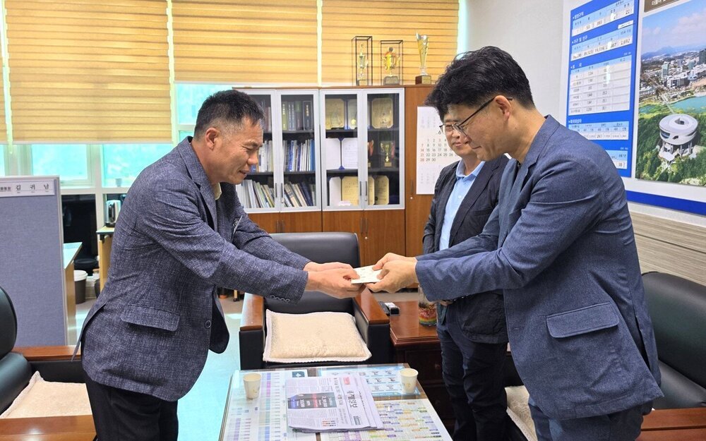 글로벌지구촌교회 원더풀조이목장, 나주 빛가람동에 후원금 기탁 첨부 이미지 2