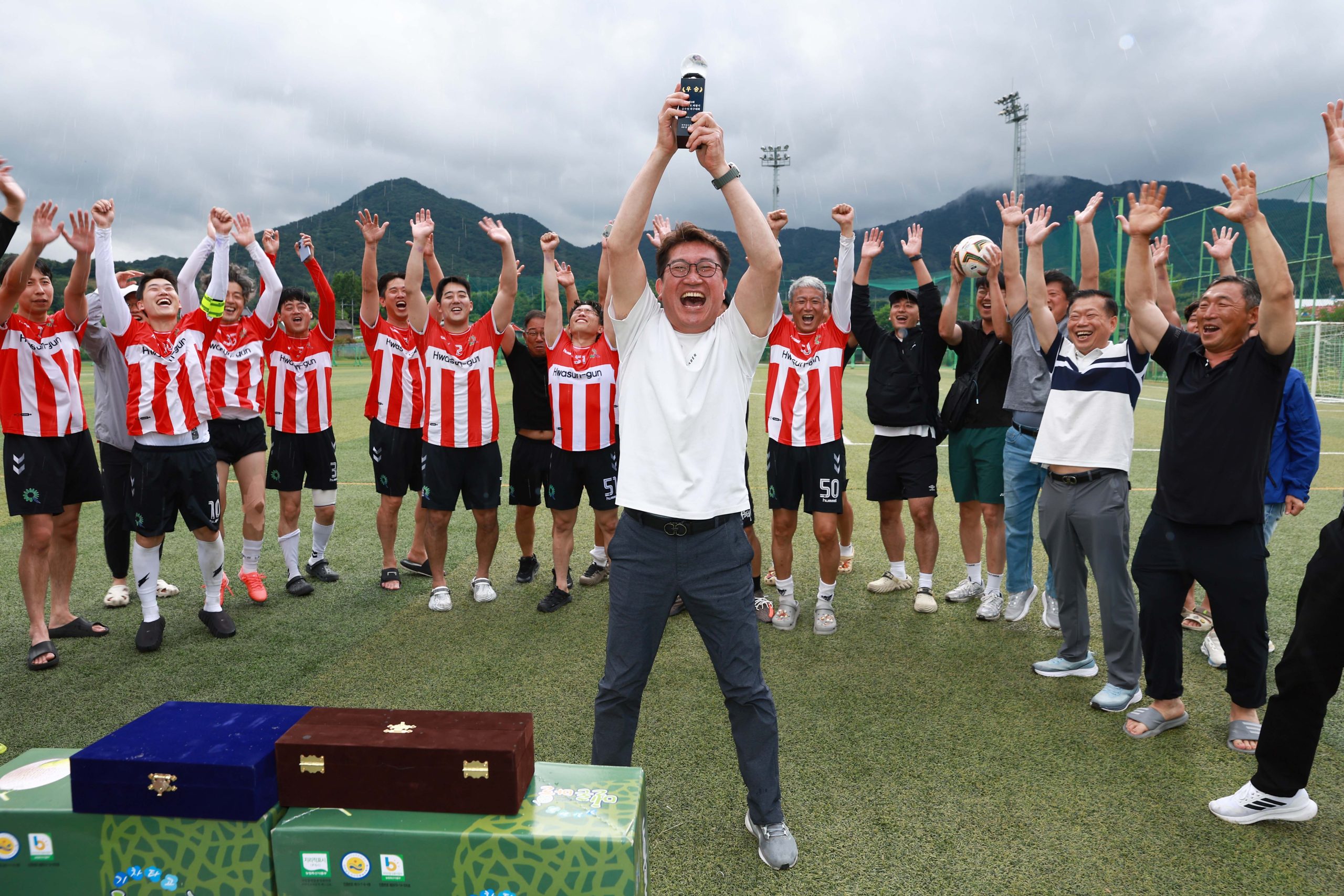 화순군청 축구동호회팀, ‘제3회 전라남도 의장기 공무원 축구대회’ 우승 2