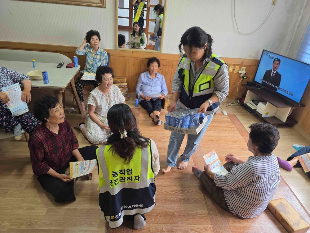 무안군, 농작업안전관리자 현장 밀착활동으로 농업인 안전 지킨다