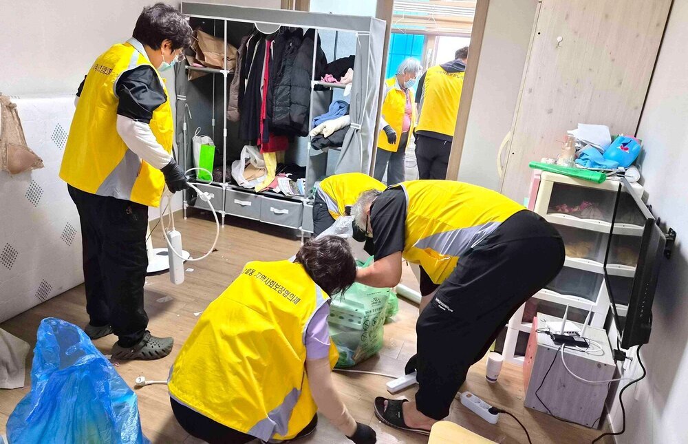 나주시 송월동지사협, 지적장애인 가구 청소 봉사 실시 첨부 이미지 2