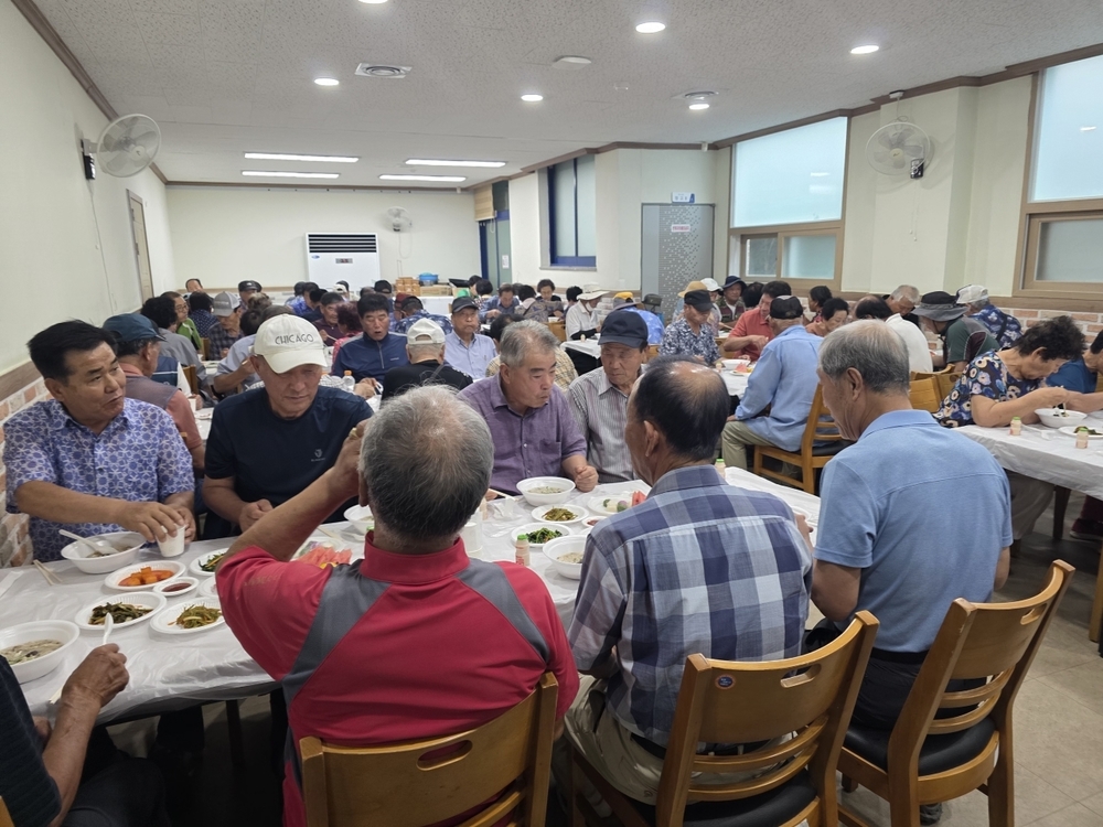 “무더위 이겨내세요”… 일로읍 새마을부녀회, 복달임 나눔 봉사