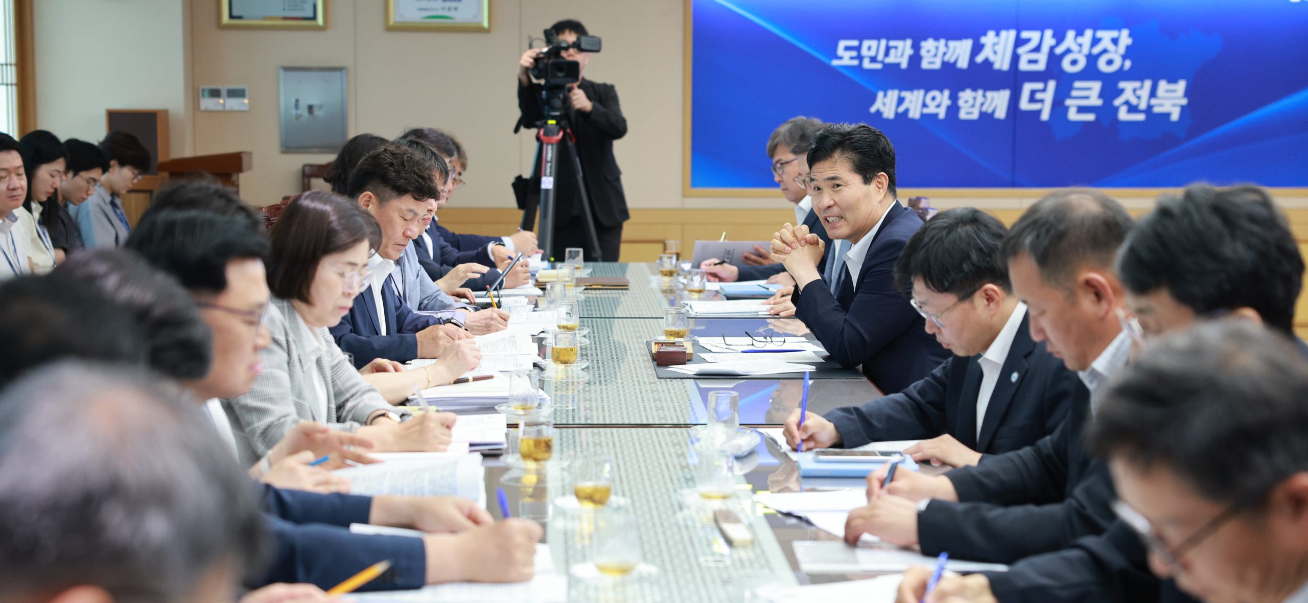 이원택 지사, “폭염 대응부터 미래 성장동력까지 도정 현안 집중 점검” 이미지(2)