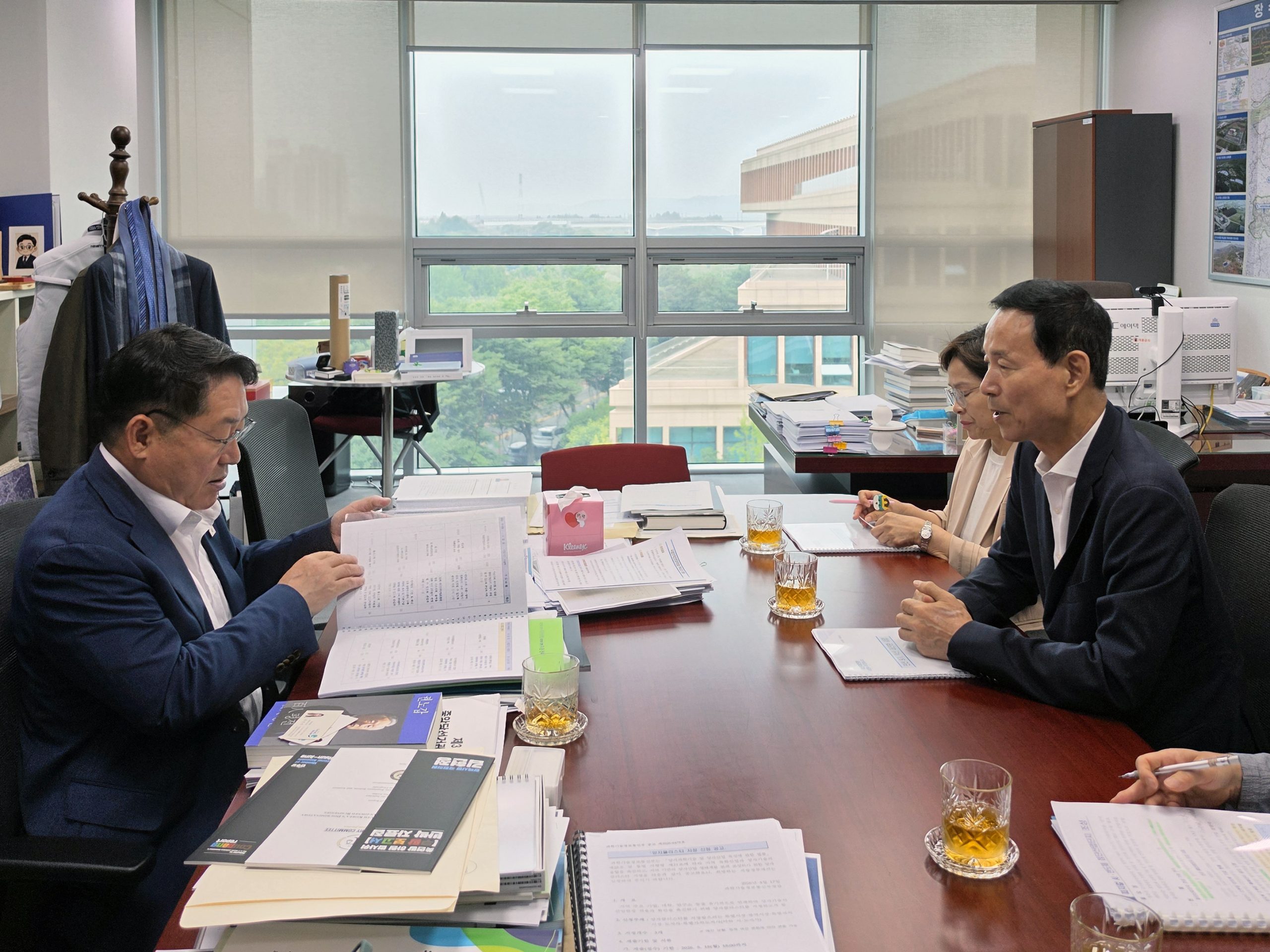1_최정호 익산시장 국회로_국가예산·현안 해결 총력 (2)