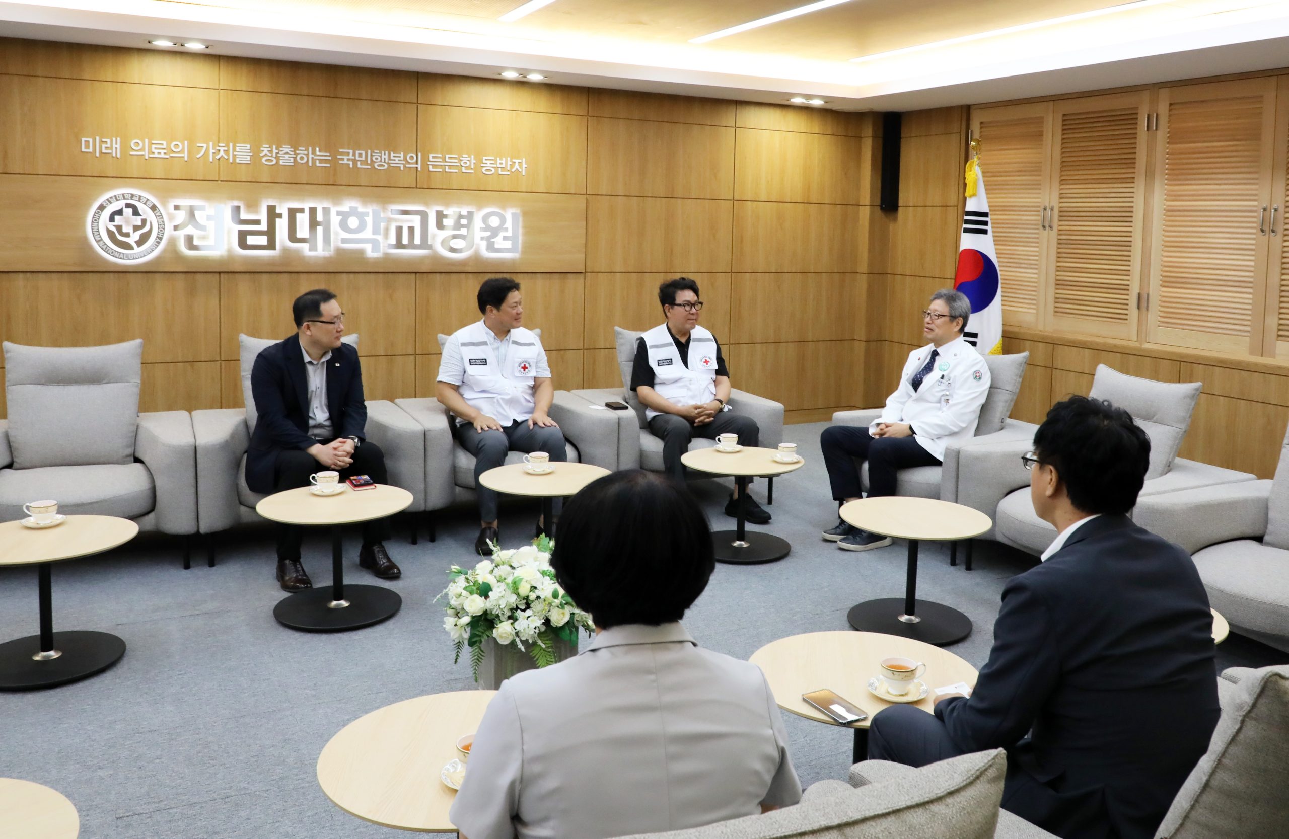 전남대병원, 베네수엘라 지진피해 성금 전달…국내 상급종합병원 첫 구호 손길