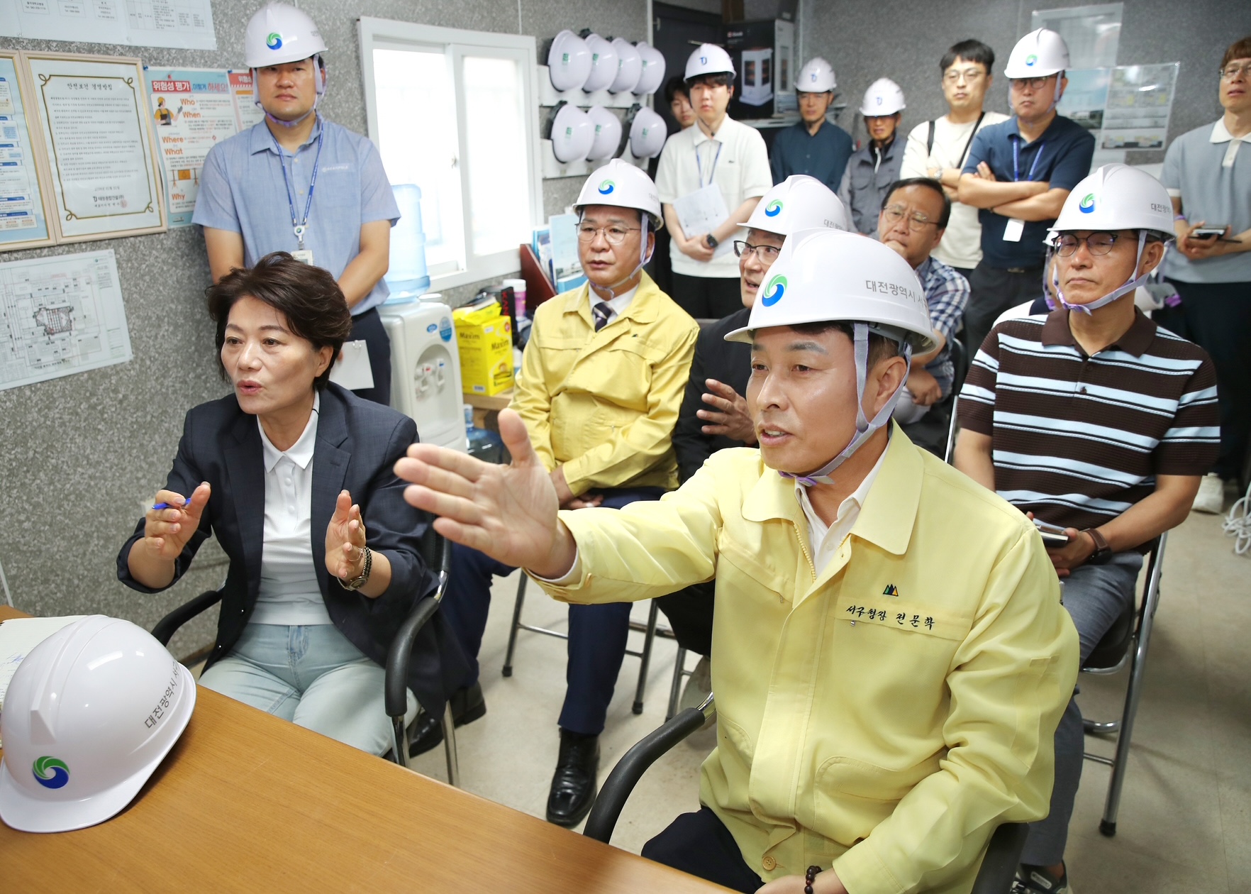 전문학 서구청장, 괴정동 국민체육센터 건립 현장 점검
