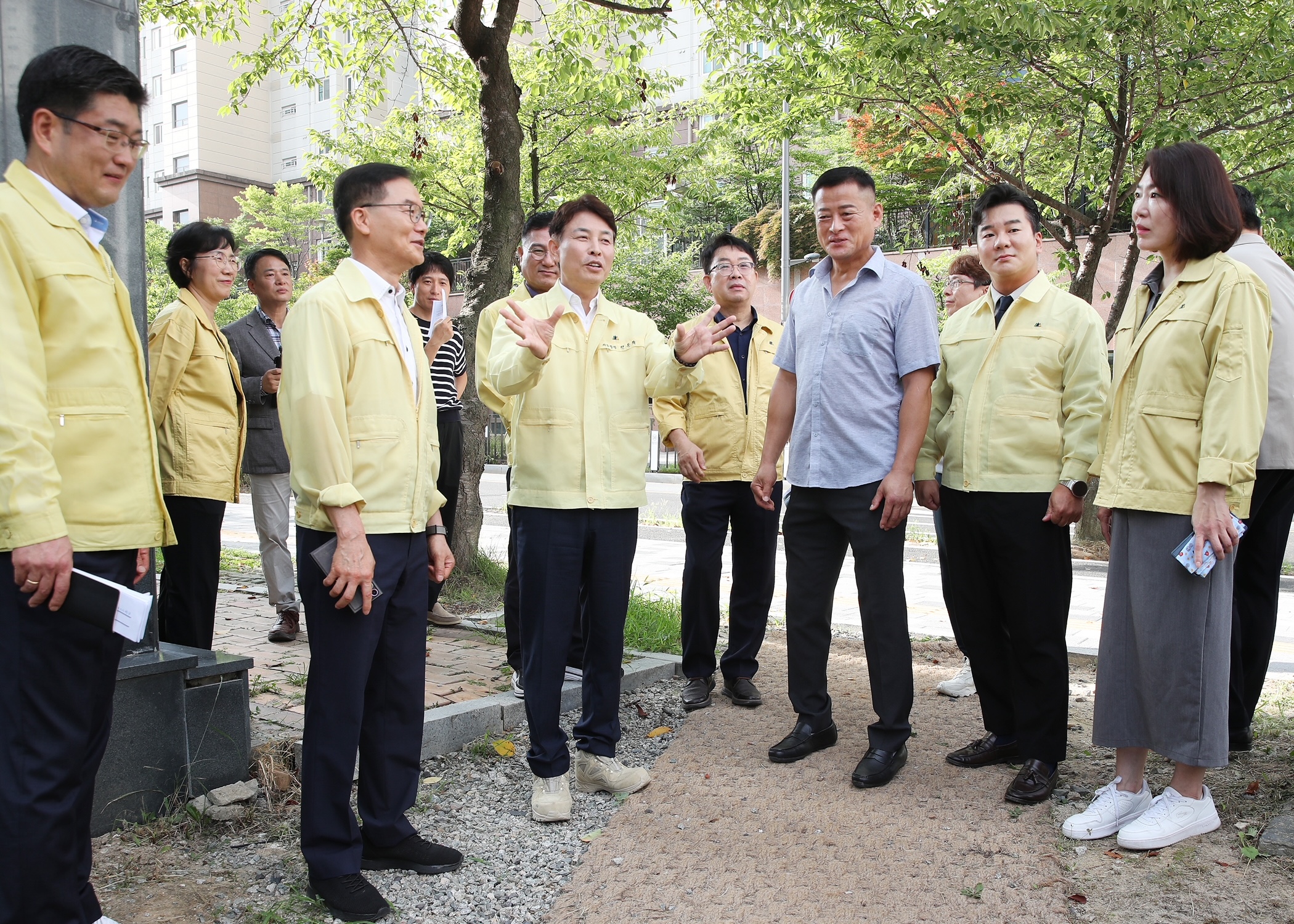 전문학 서구청장, 관저동 신규 노상주차장 현장 점검