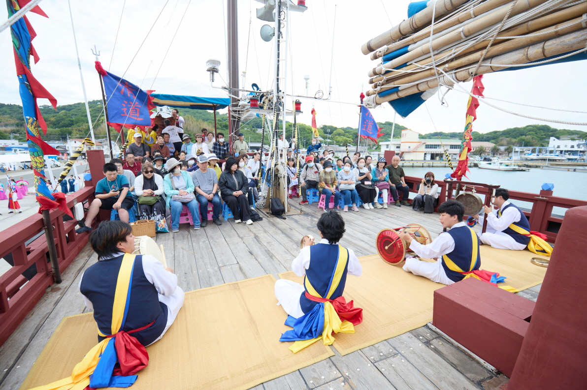 고흥군, 제48차 세계유산위원회 기념 ‘조선통신사선’ 입항