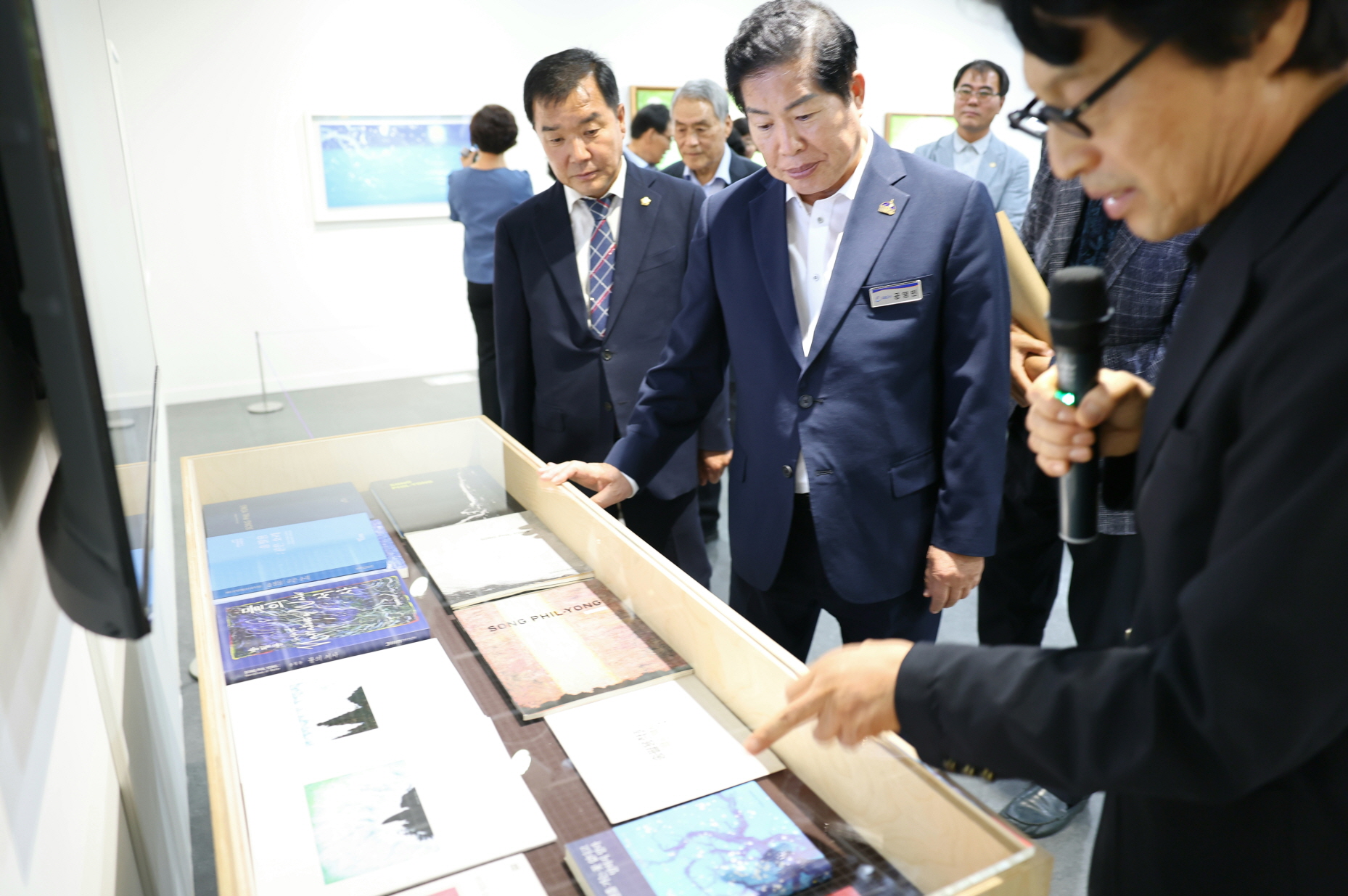 고흥군, 송필용 화백 초대전 고향에서 성황리 막 올려