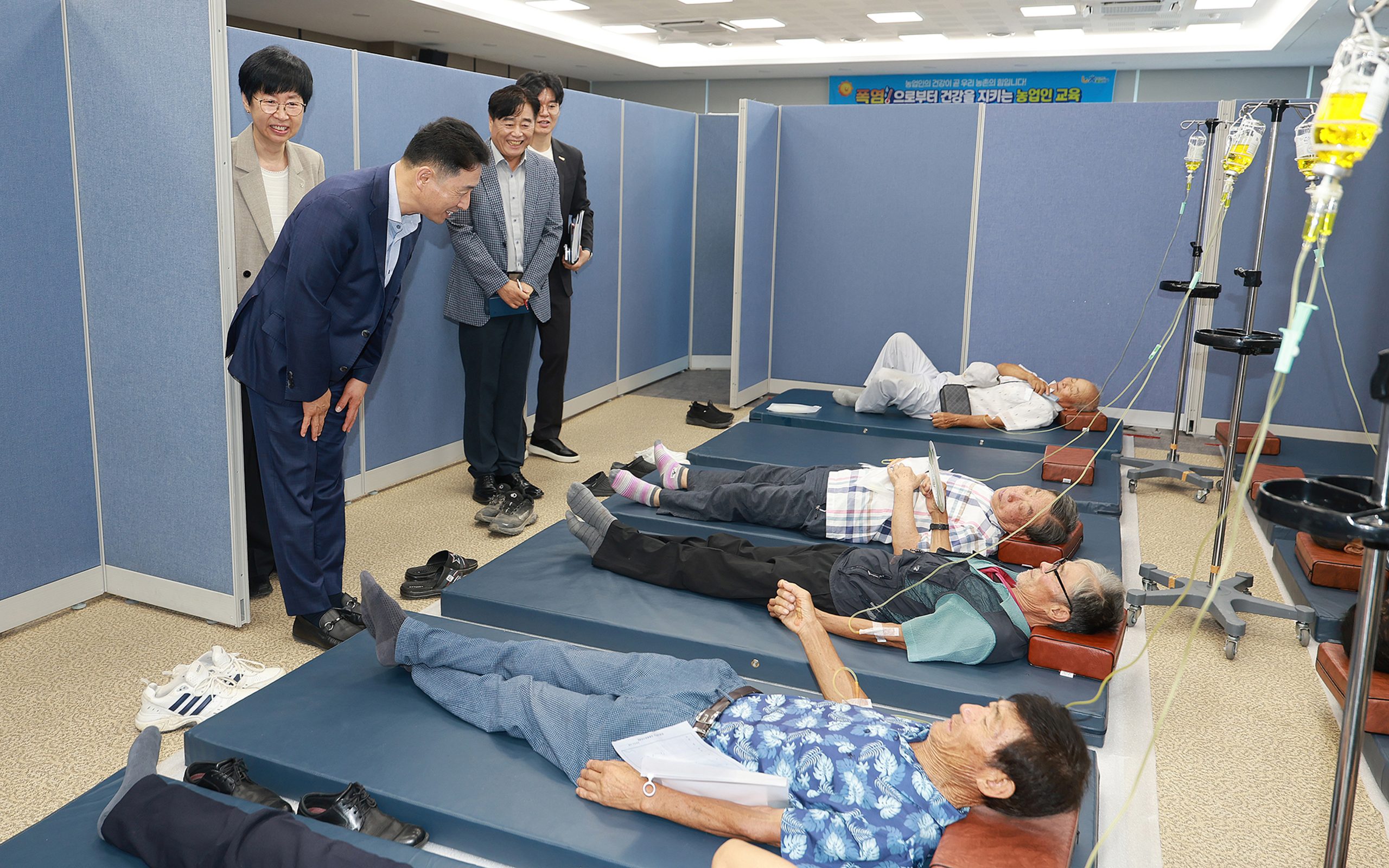 “취약계층 건강 지킨다”…함평군, ‘찾아가는 농촌 왕진버스’ 맞춤형 진료 큰 호응