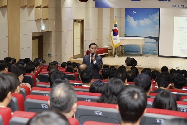 김태성 신안군수, ‘청렴·공정’으로 군민 주권시대 연다..