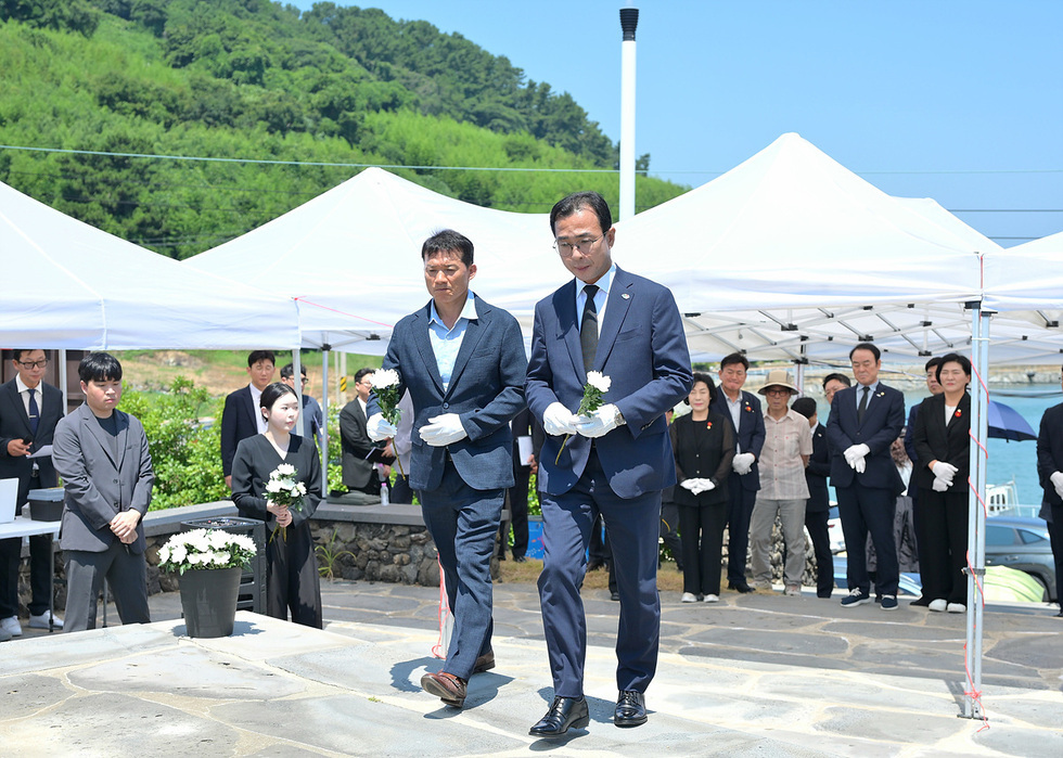 [추가] 1-2 여수시, 이야포·두룩여 미군폭격사건 제76주년 추모제 개최.jpg
