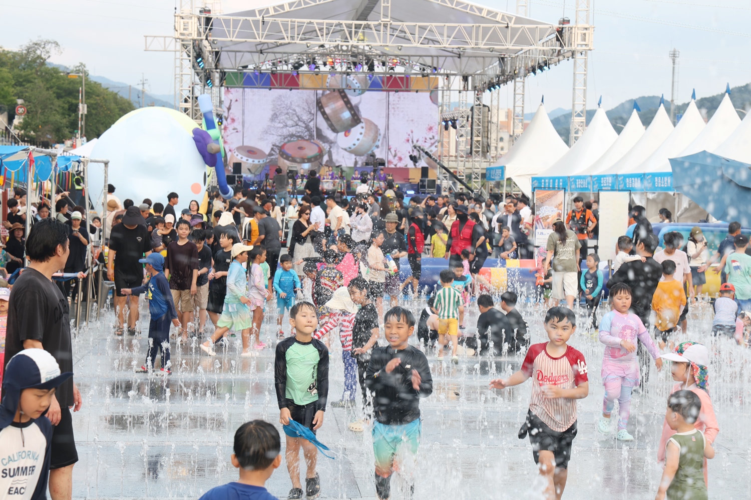 정읍의 여름을 제대로 적셨다…‘2026 정읍 물빛축제’ 성황리 폐막 (4)