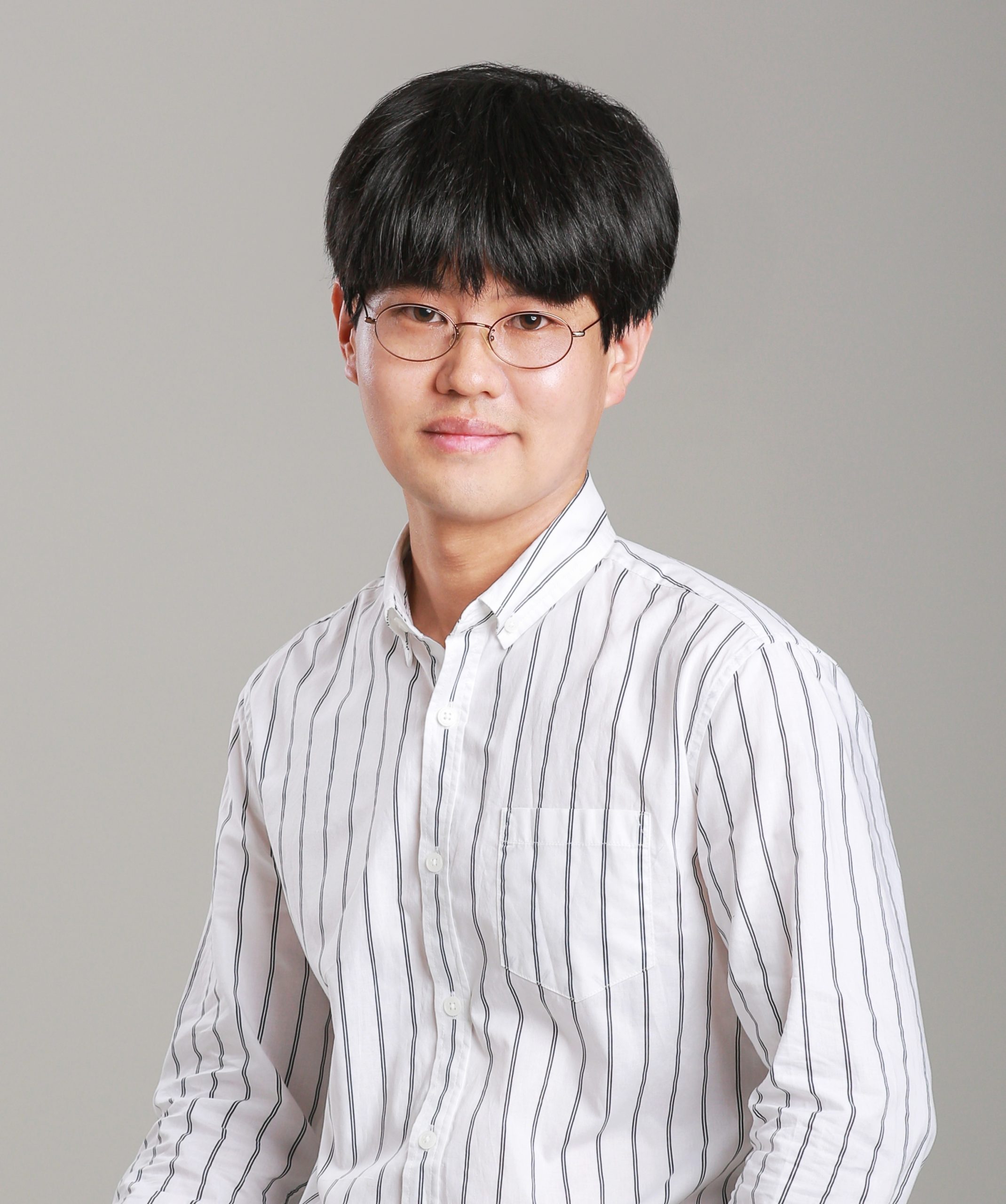 제7회 현구문학상 산문분야 수상 문부일 작가.