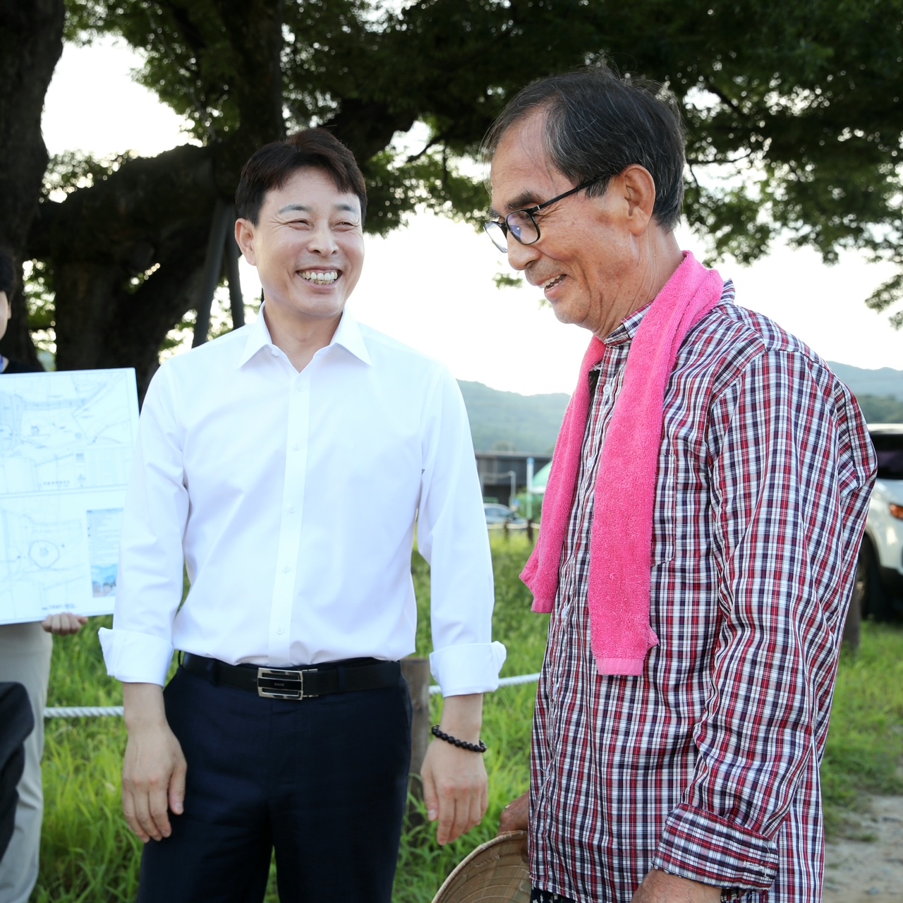 전문학 서구청장, 괴곡동 천연기념물 느티나무 정비 현장 점검