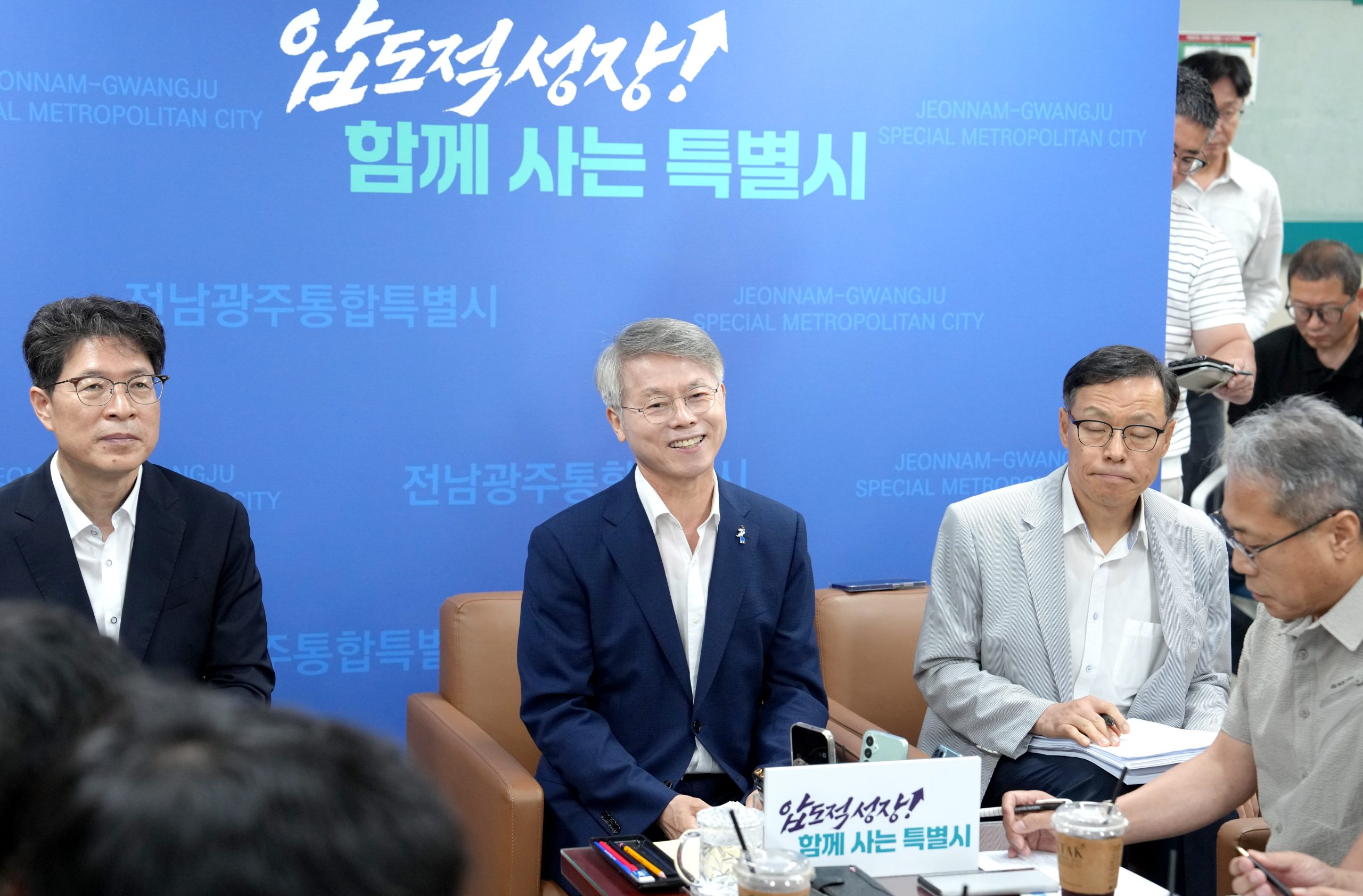 ‘통합특별시 출범 한 달’…민형배 시장, 기자간담회 개최