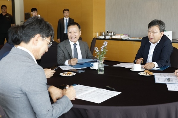 신안군-울릉군, 국토외곽 섬 발전 위한 공동 대응 강화..'「국토외곽 먼섬 지원 특별법」 개정 및 섬 특별자치군 설치 공동 대응 논의' 2