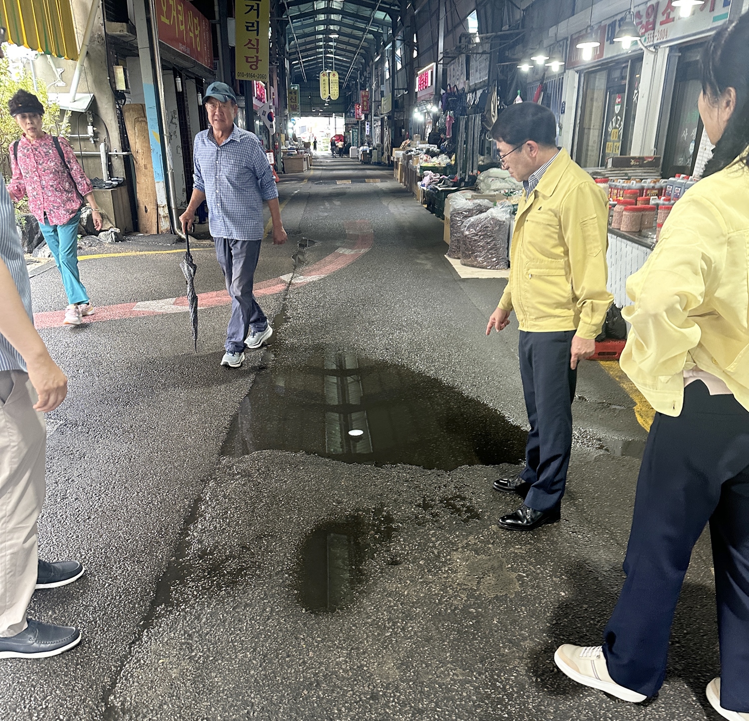 정읍시, 집중호우 관련 전통시장 시설물 및 배수시설 집중 점검 (3)