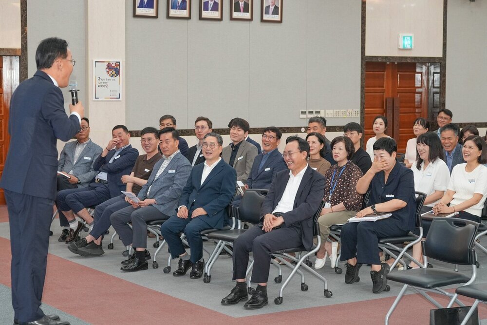 “더 큰 나주, 더 큰 호남”…나주시 공직자 특별강연 첨부 이미지 2