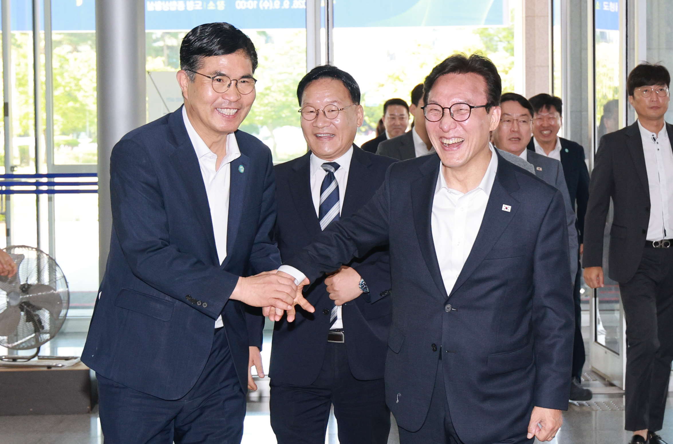 전북자치도-더불어민주당, 2027년 국가예산·도정현안 해결 힘 모은다 이미지(2)