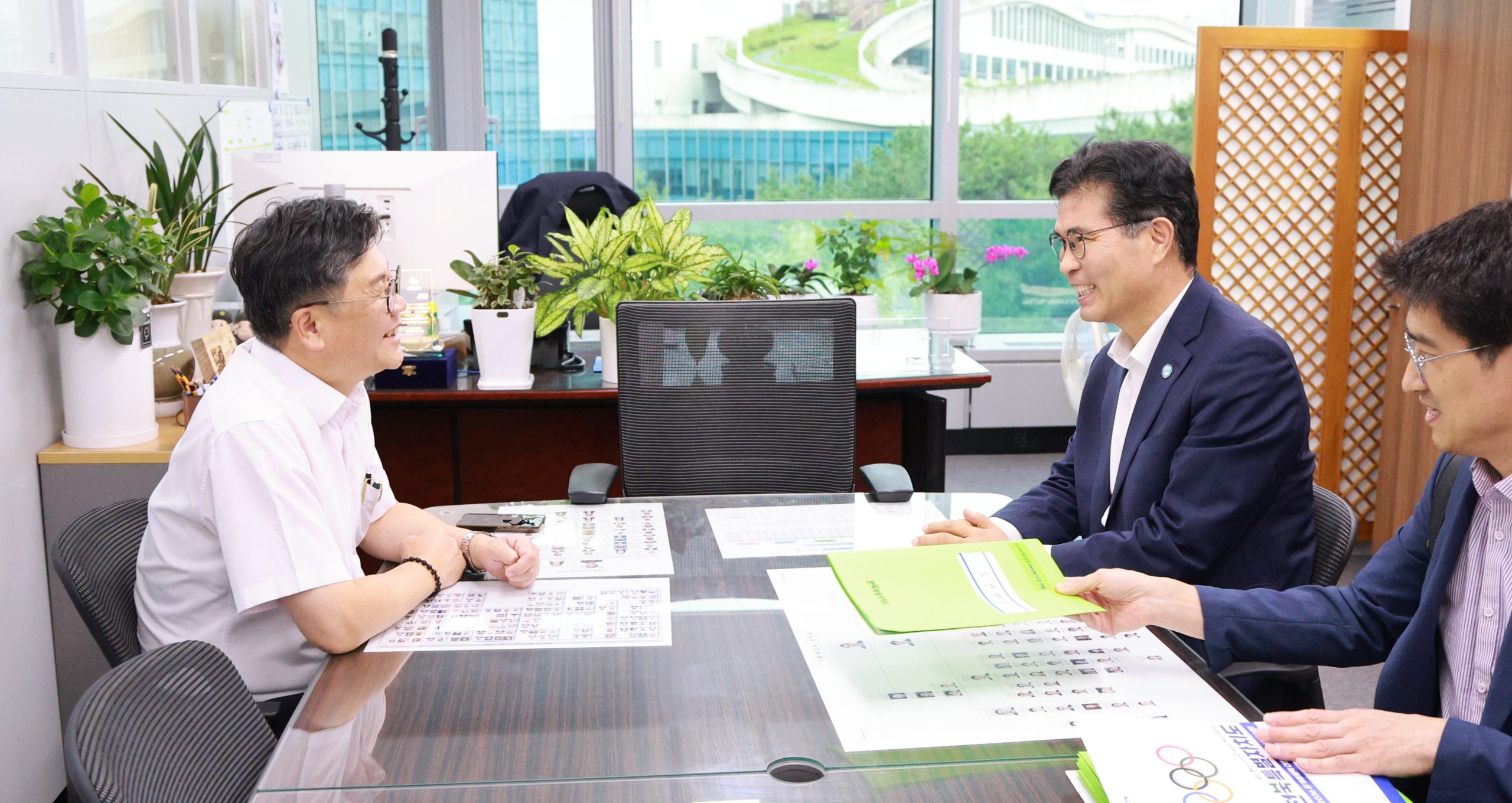 이원택 도지사, 기획처에 핵심사업 건의… 2027년 국가예산 확보 총력 이미지(3)