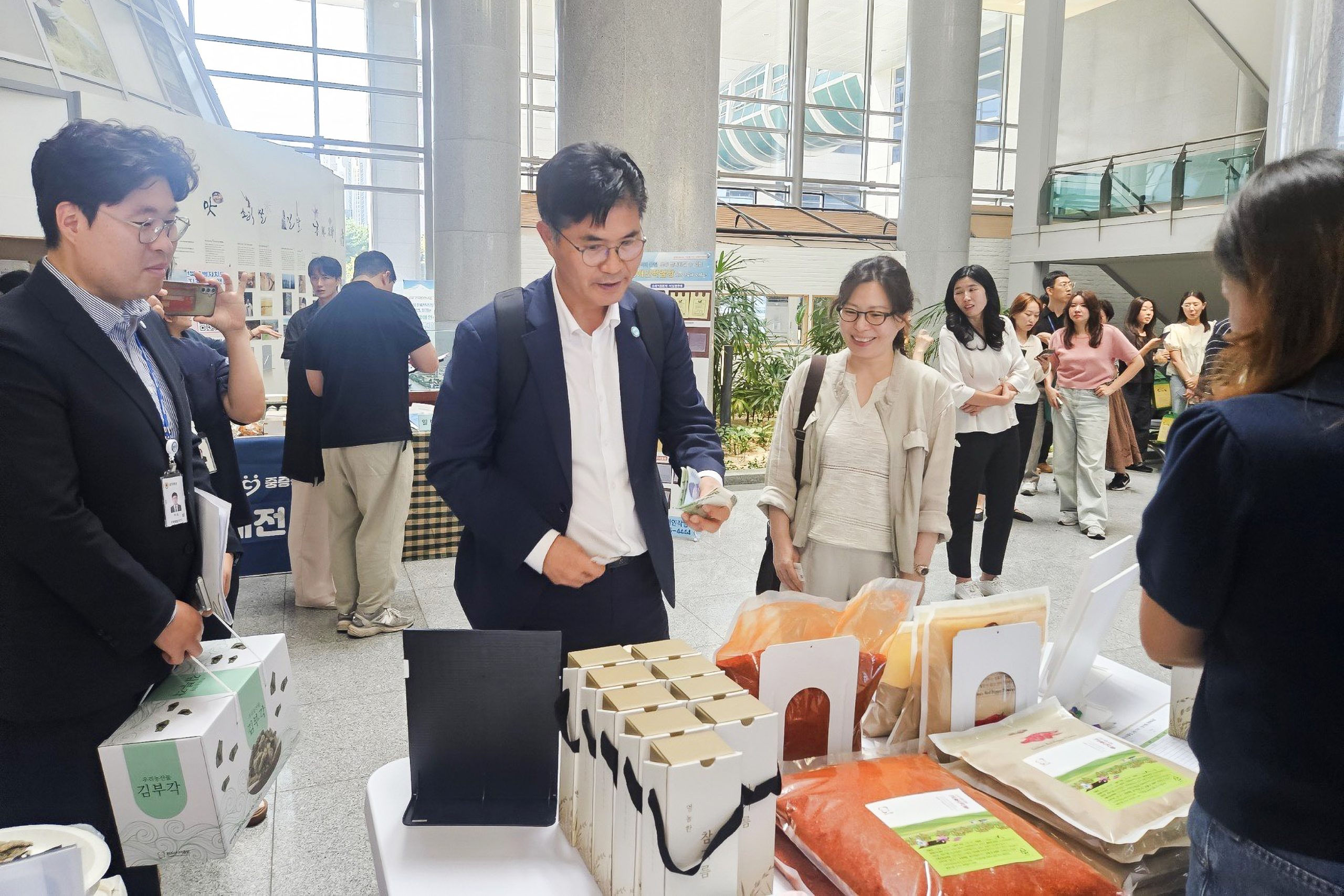 올 추석 선물은 노인·장애인 생산품으로! 전북자치도, 추석맞이 판매행사 개최 이미지(2)