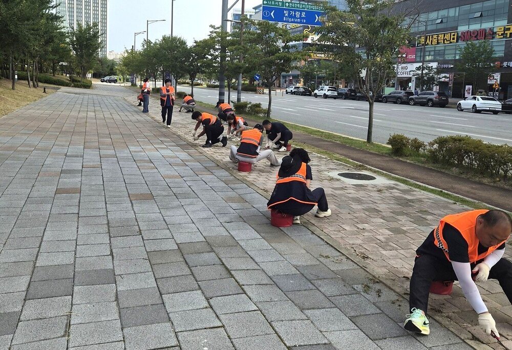 나주 빛가람의용소방대, 한전KDN 사거리 환경정화 ‘구슬땀’ 첨부 이미지 2