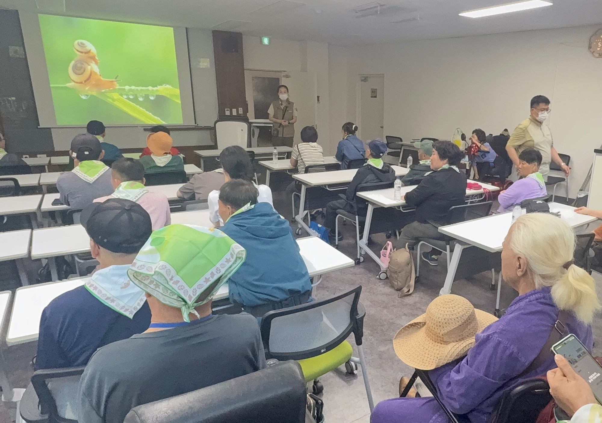 정읍시장애인종합복지관, “함께 걷고 쉬어요”…내장산 체험 행사 (2)