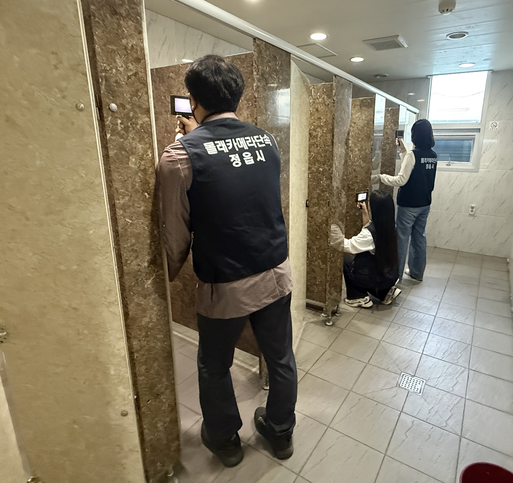 정읍시, 추석 앞두고 공중화장실 188곳 점검…불법 촬영기기 발견 안 돼 (2)