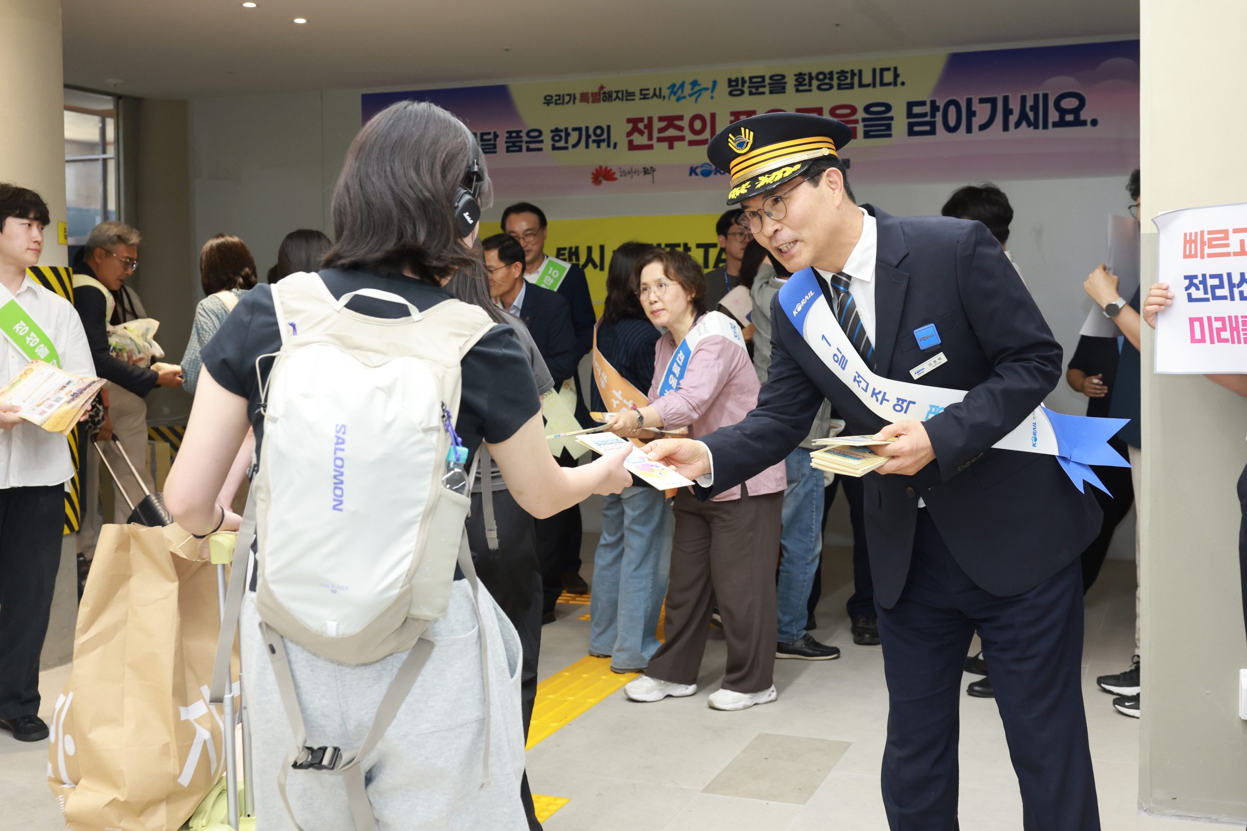 이원택 도지사, 전주역 1일 명예역장 나서… 전라선 고속화 필요성 강조 이미지(4)