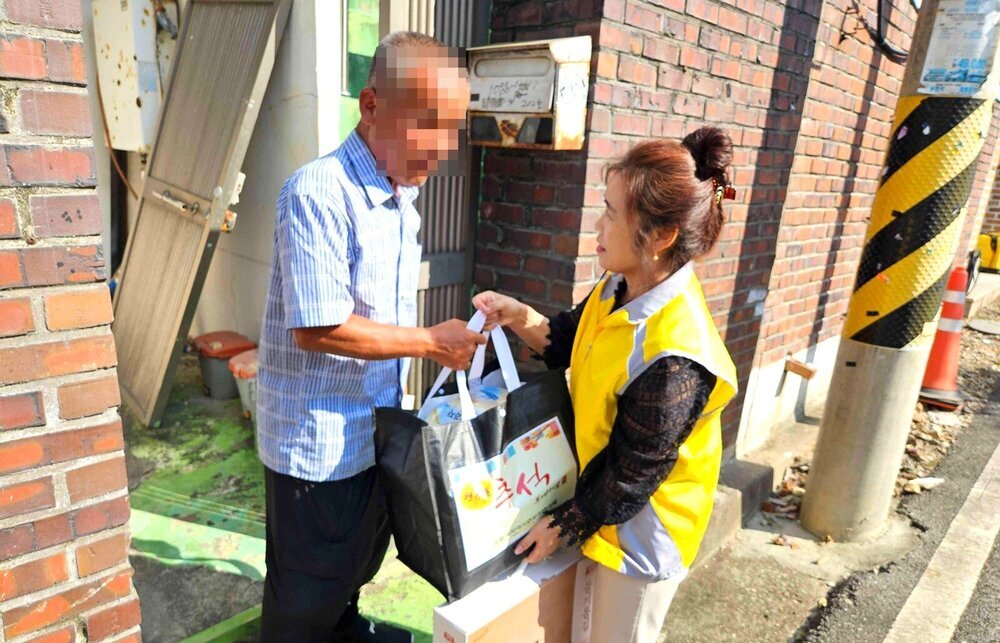 나주시 송월동지사협, 추석 명절 음식 꾸러미로 ‘사랑 나눔’ 첨부 이미지 2