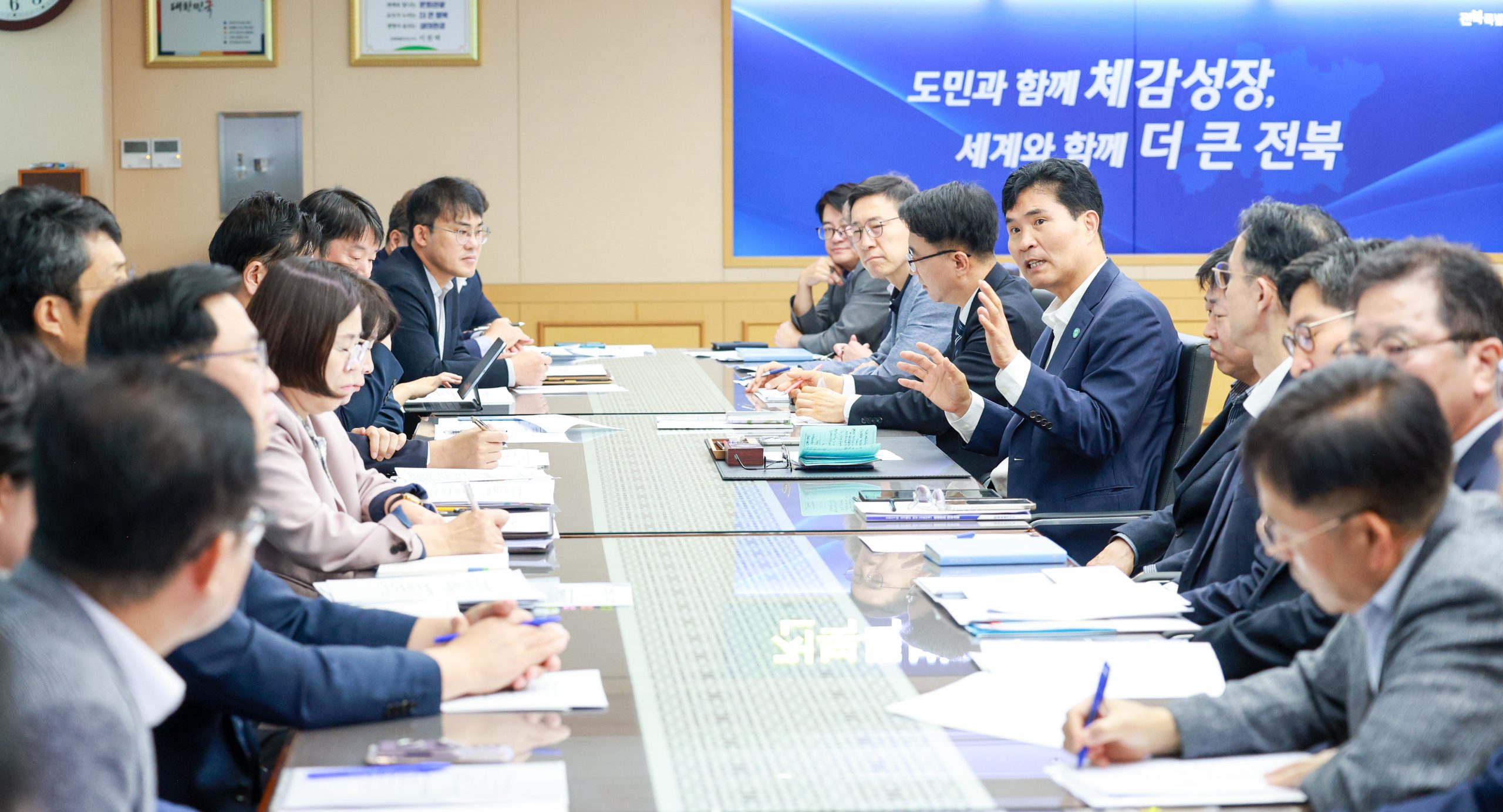 이원택 지사 AI 경제 전환기... 도정 전 분야 성장 전략 속도 내야 이미지(3)