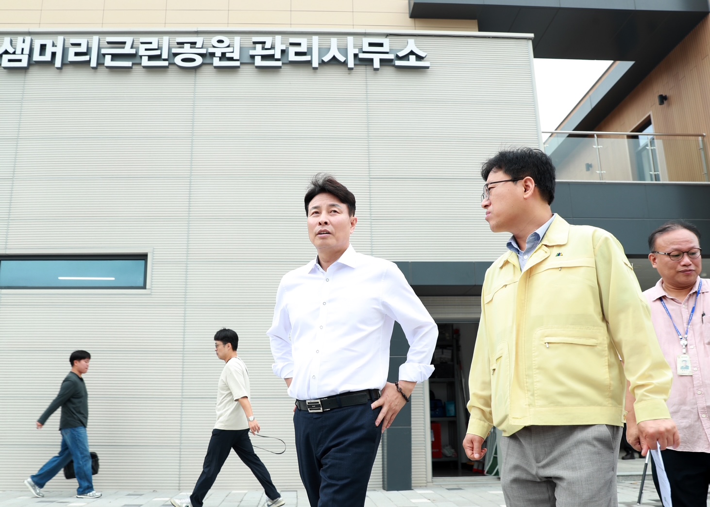 전문학 서구청장, 샘머리근린공원 관리사무소 현장 점검