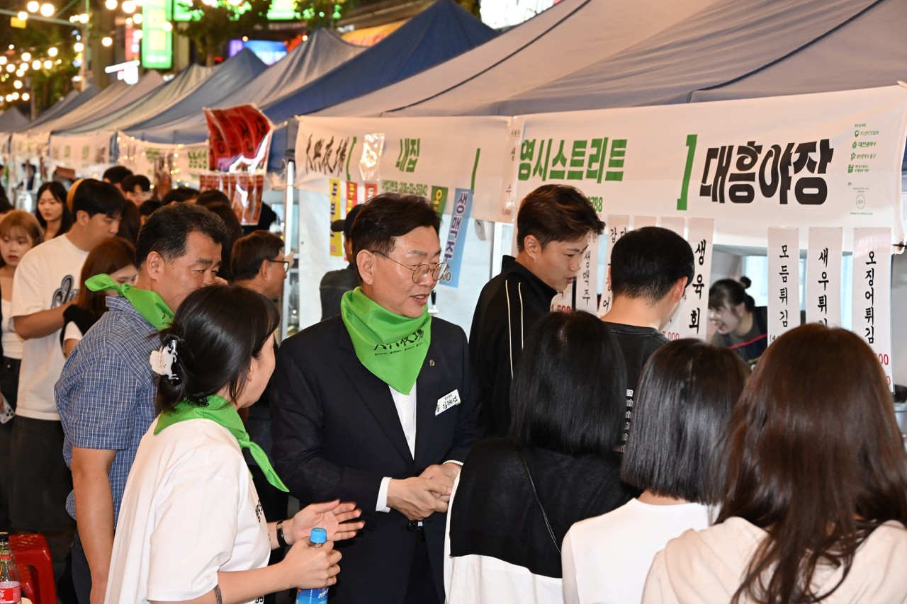 “밤이 되니 대흥동이 더 빛났다”... 대흥야장, 시민발길로 북적