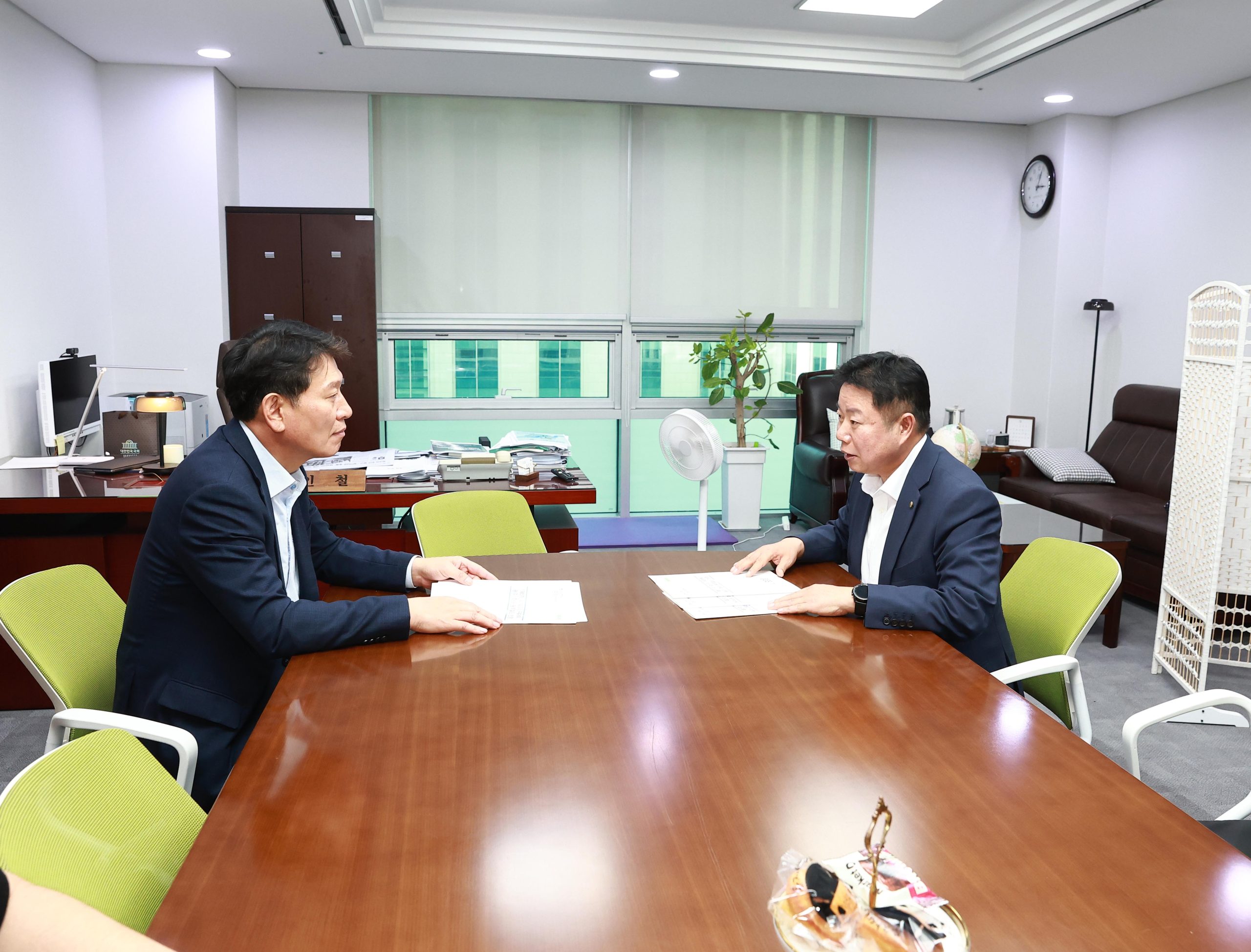 화순군수, 지역 미래 성장동력 확보 위해 국회 찾아 현안 사업 건의 4