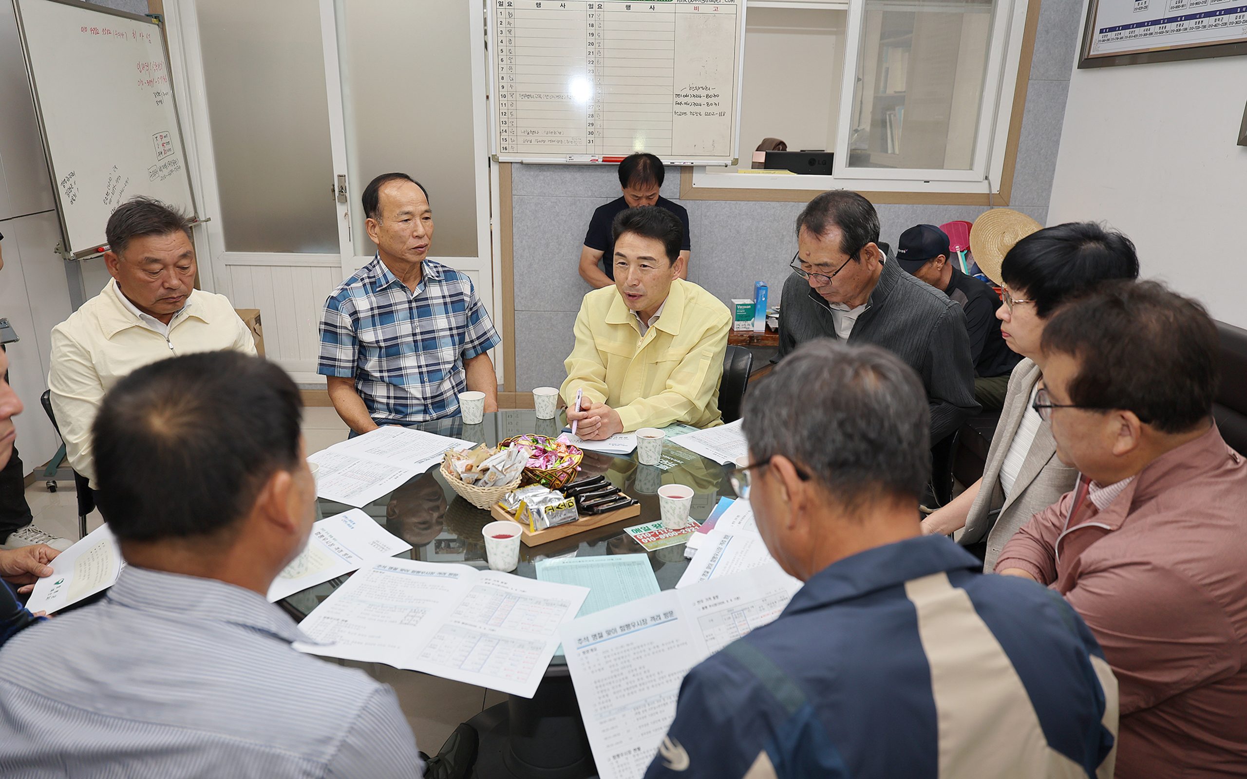 이남오 함평군수, 추석 명절 앞두고 함평우시장 방문…“축산인과 소통 행보”