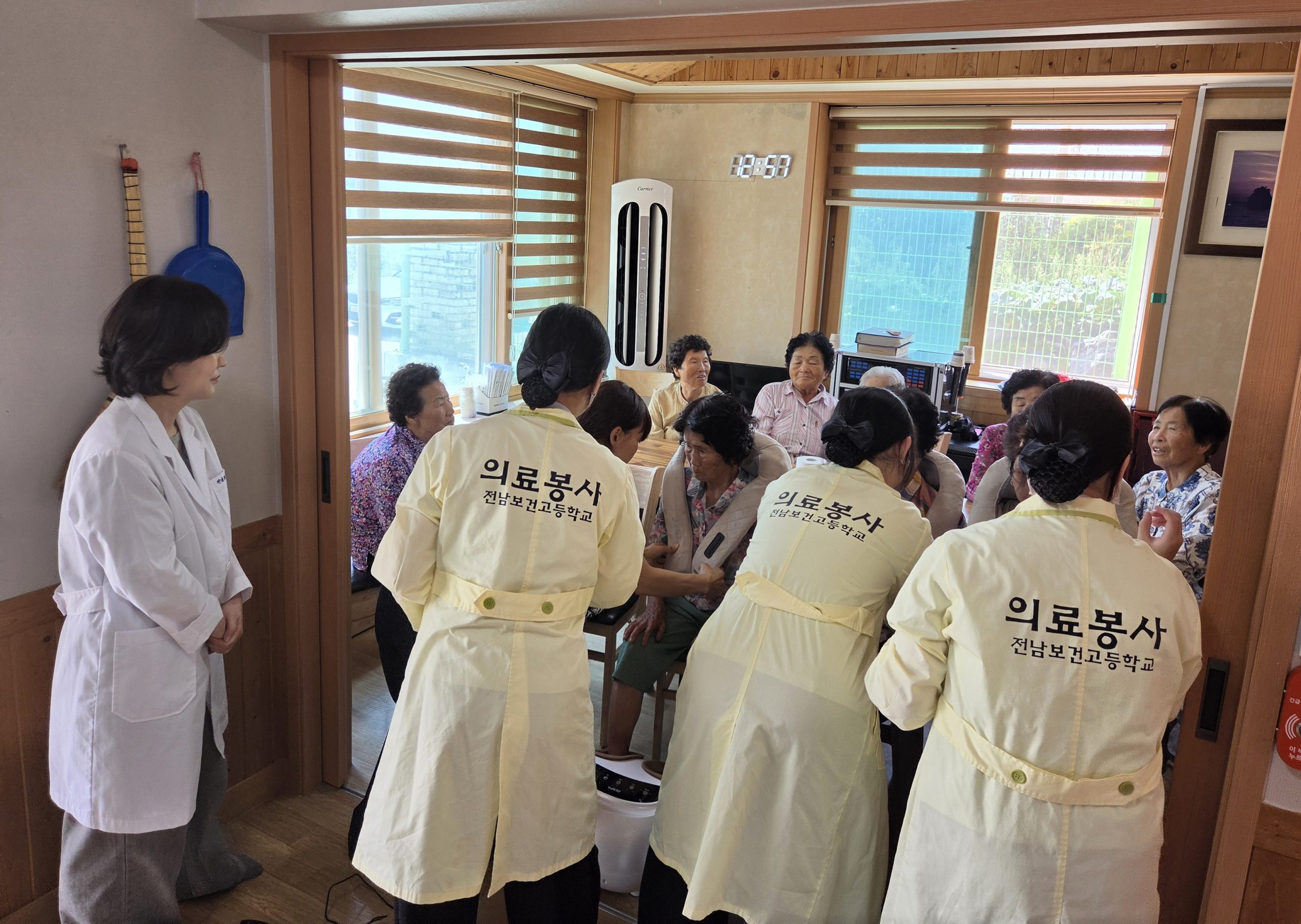 함평군 월야면, 지역 어르신 위한 식사 나눔·건강 돌봄 의료봉사로 온기 가득