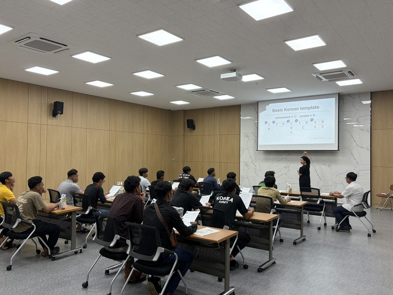영암 캄보디아 계절근로자 32명, 농촌 현장 한국어 배운다 이미지 2