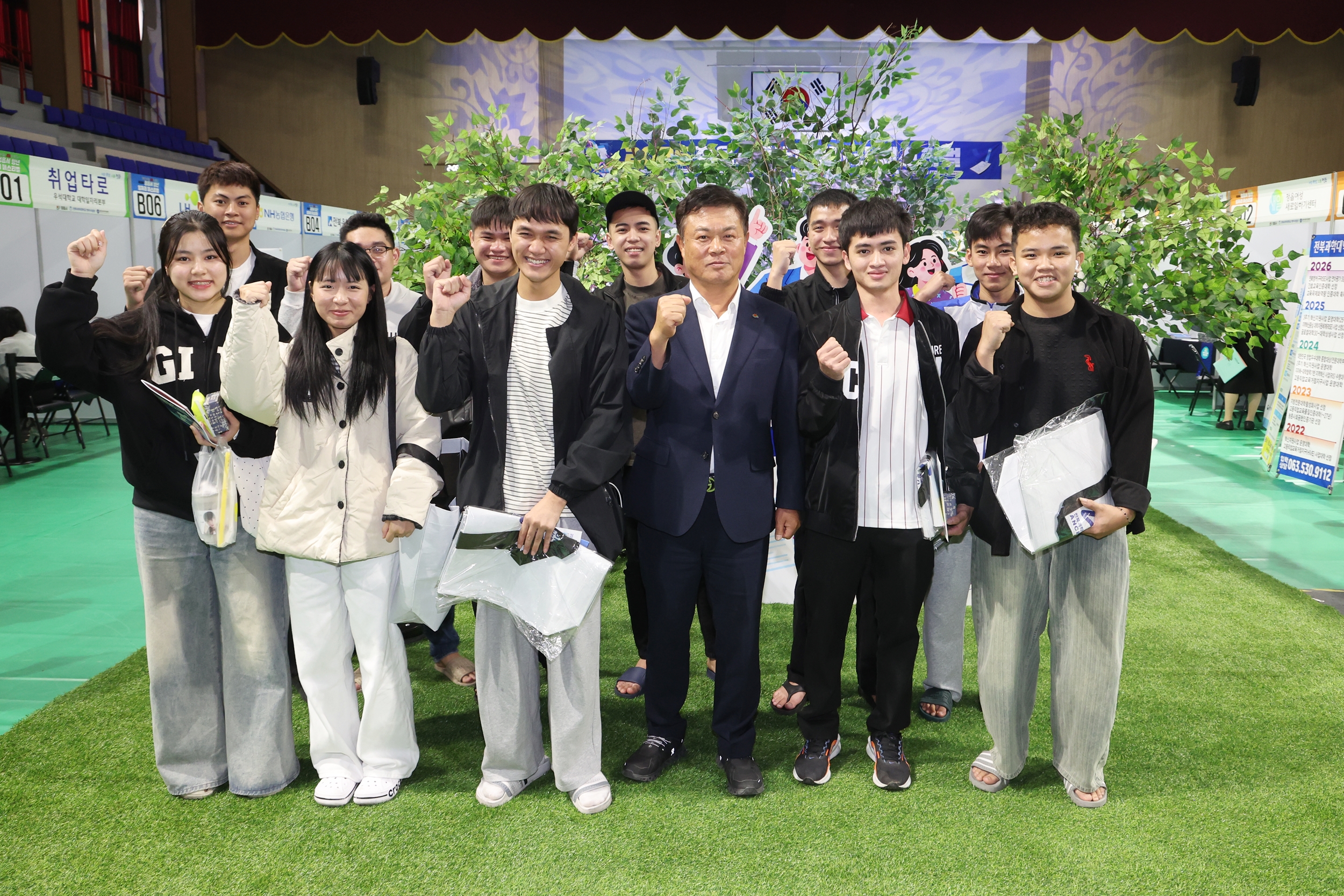 이력서·면접·증명사진까지…정읍 청년 취업 준비 돕는 일자리 행사 개최 (4)