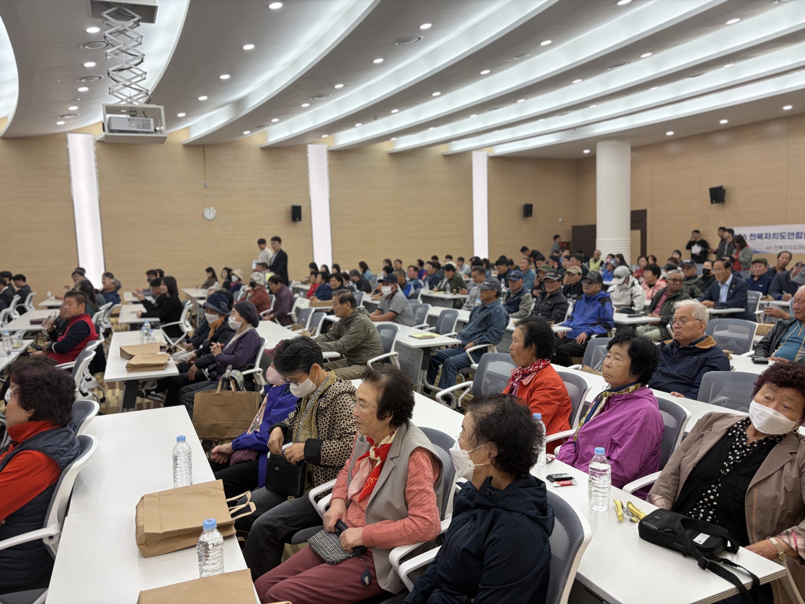 전북특별자치도, 수산인·공무원 한자리에…수산업·어촌 발전방안 모색 이미지(2)