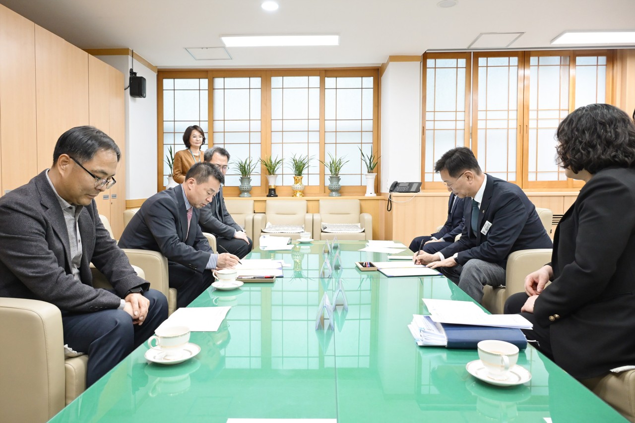 대전 중구-충청지방우정청, 지역 사회연대경제 확산 위한 업무협약 체결