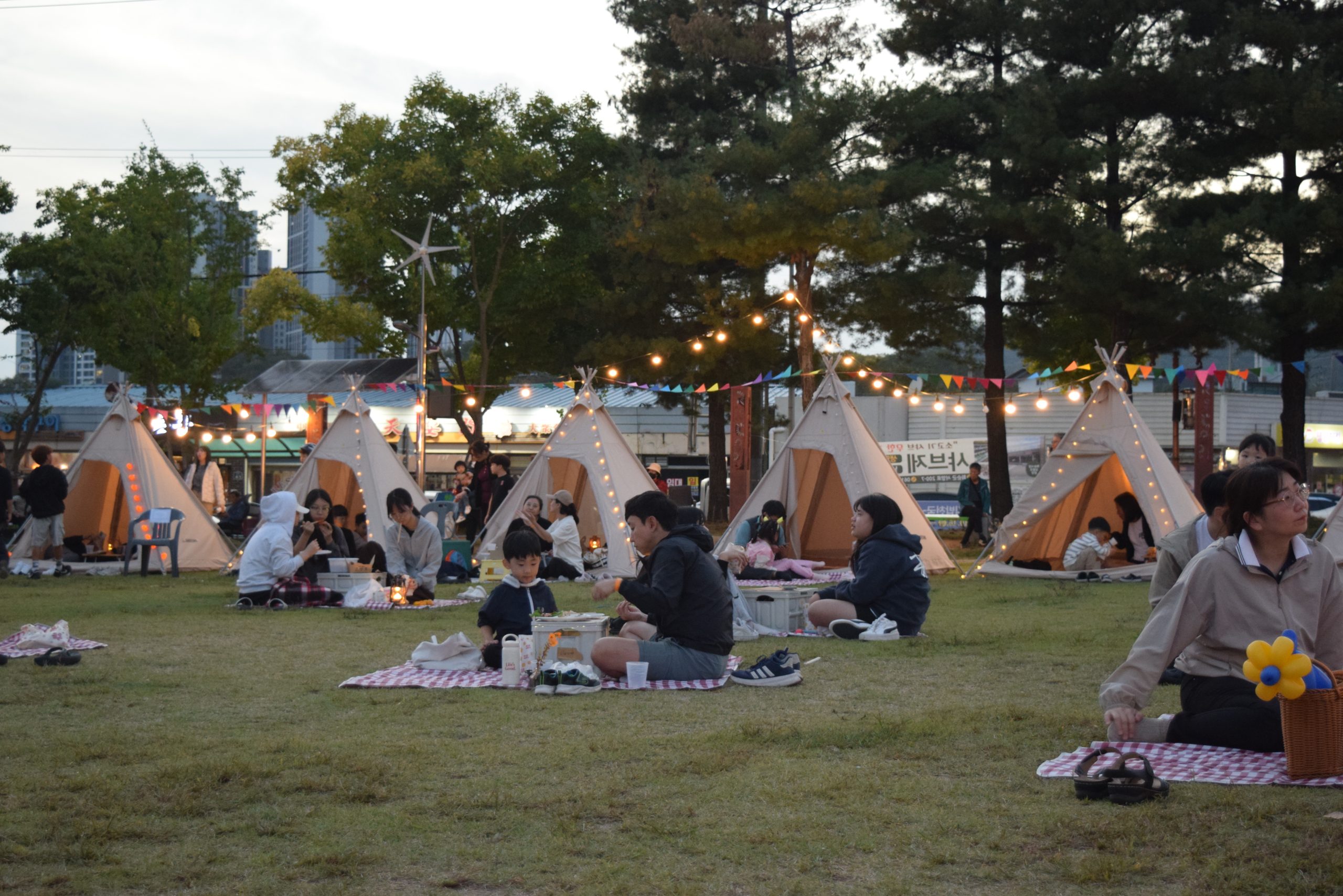 “도심 광장에 피어난 문화와 상생”...화순군문화관광재단, ‘광덕쿵덕’ 성료 4