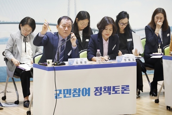 신안군 민선 9기 100일, 군민과 함께 답을 찾다..'군청에서 읍·면과 작은 섬까지… 군민 중심의 소통방식 전환' 2