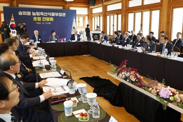 신안군, 가뭄 위기 극복을 위한 국비 확보 총력..'전국농어촌지역 군수협의회서 도서 지역 가뭄 실태 알리고 정부 긴급 지원 건의' 2