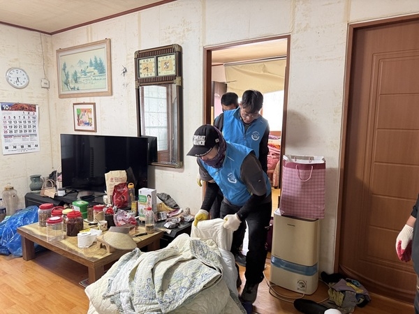 신안군 임자면, 취약계층 주거환경 개선을 위한 연합 봉사활동 펼쳐 2