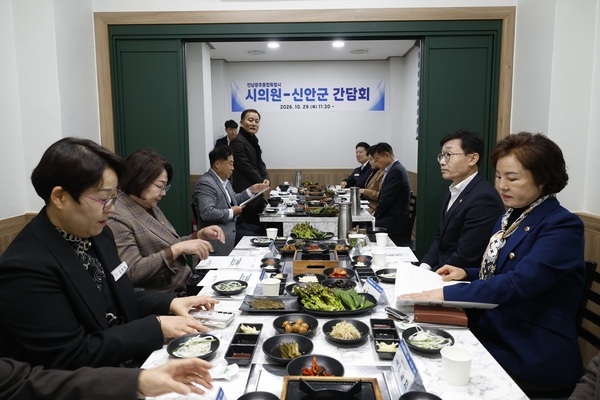 신안 출신 전남광주통합특별시의원과 지역 현안 해결 머리 맞대..