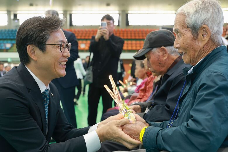 영암군, 제30회 노인의 날 기념행사 개최 이미지 2